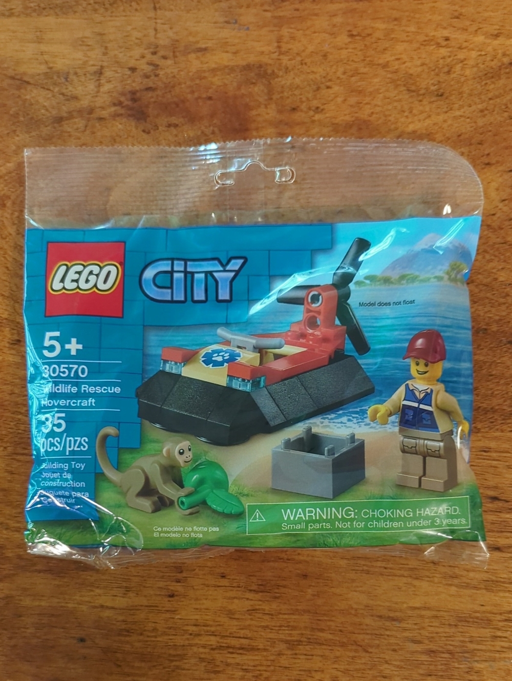 Lego City Red and Black Wildlife Rescue Hovercraft Pack